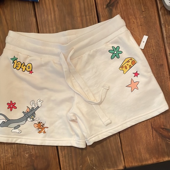Tom and Jerry Shorts New - Picture 12 of 16